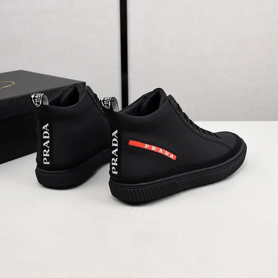 PRADA [Prada] high-top sports and casual shoes. Men's shoes 💰440💰. The upper is made of cowhide, sheepskin lining, rubber outsole, comfortable on the feet, men's size 38-44, choose according to your usual wearing size.